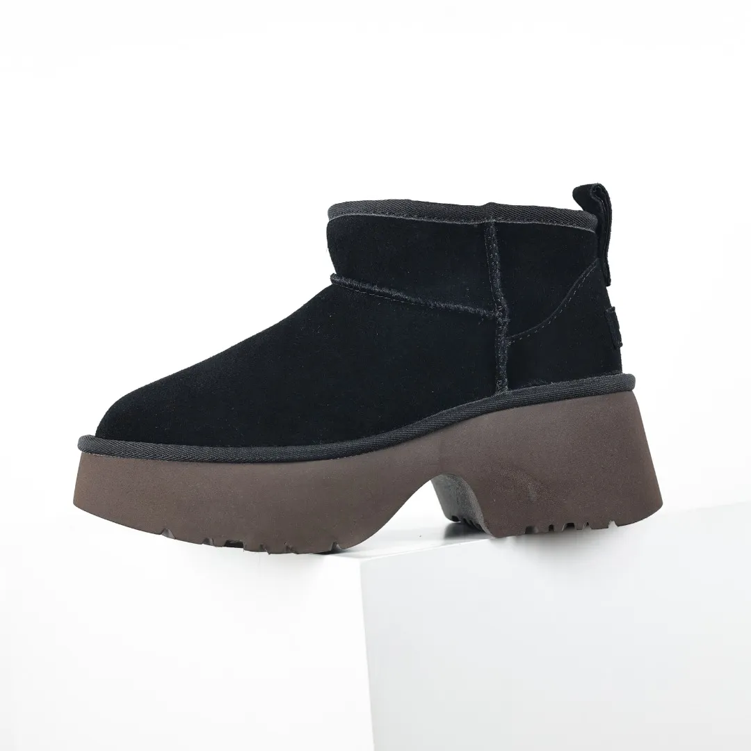 Pick up locally 💰600 Core recommended good price It is a very suitable choice for keeping warm in winter and at home. In the new year, uug has launched a series of styles, which are partial to the preferences of young consumers and have also moved to the forefront of fashion trends. Shoe body material Water-repellent coated suede upper 17mm UGGPURE™ implanted wool insole Lightweight non-slip comfortable rubber outsole With brand LOGO trademark Comes with a full set of packaging Size: 35 36 37 38 39 40